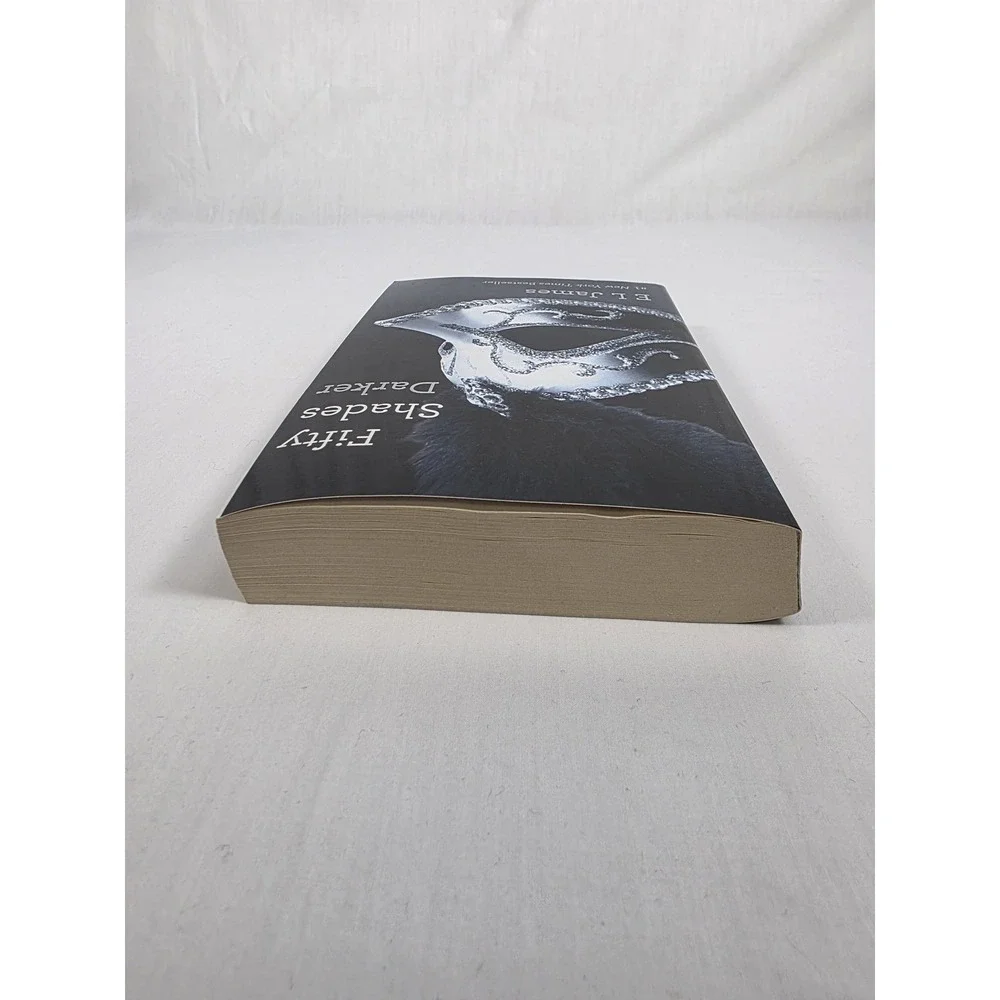 Fifty Shades Darker E L James Romance‎ Novel Softcover 2012 NY Times Bestseller
